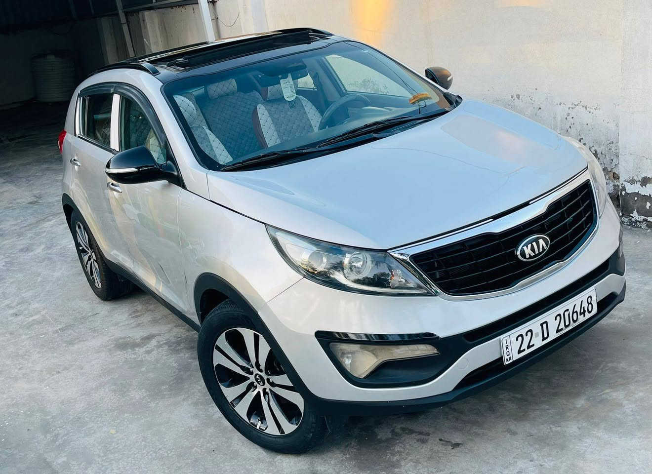 سبورتج 12 خليجي رقم أربيل
مكينة 2000 بيها صبغ بالبنيد وربع من الجاملغ الأيمن اثر جراد بدون ضربة 
جاهزة من كلشي 
 بالكوت 
السعر ١٣٥ وبيها مجال ، مراوس بجارجر شماليه .


**إذا كنت صاحب هذا الإعلان وتريد حذفه لأي سبب، رجاءا أرسل رسالة إلى الدعم الفني**