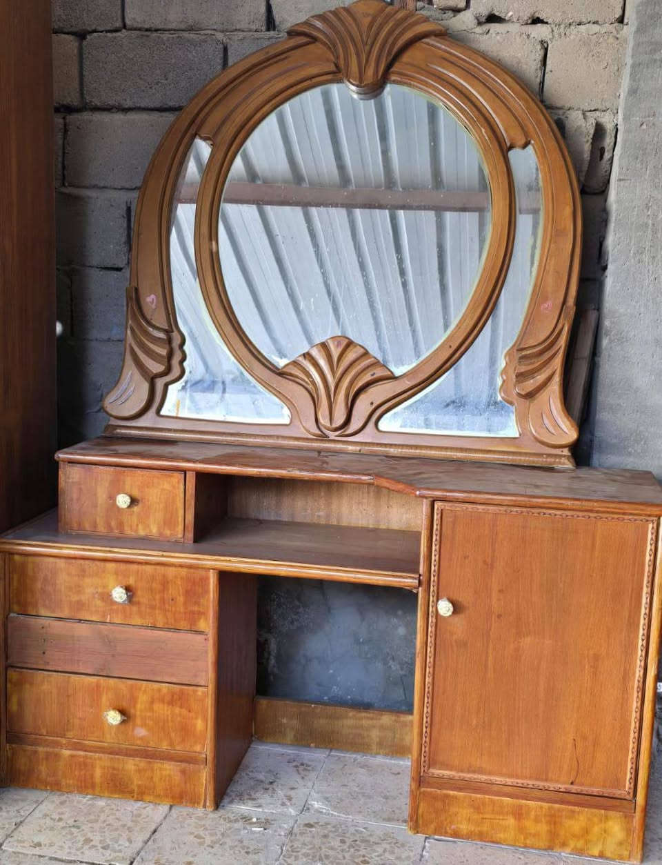 غرفة اخشاب نضيفه كلش كنتور ست ابواب وملحق
سعر 400 الف

رفاعي قرب المستشفى

للاستفسار *********** ،
