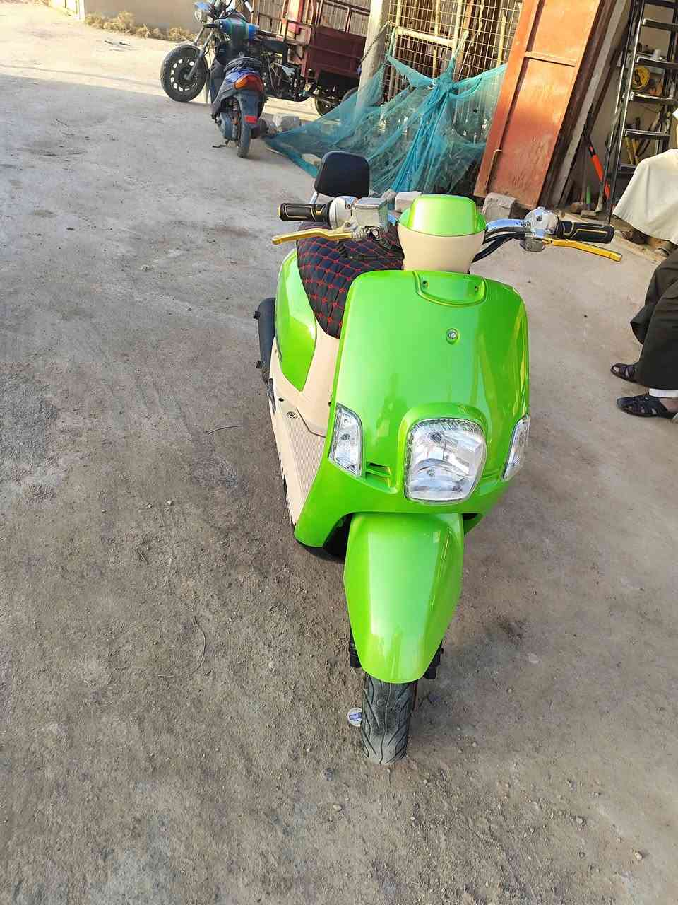 السلام عليكم دراجه بوليس للبيع سعر 900وبيها مجال دراجه أحله من الصور مكاني شط العرب دراجه تزويد خارجي محرك سلندره بلاد تواصل عله رقم ***********
