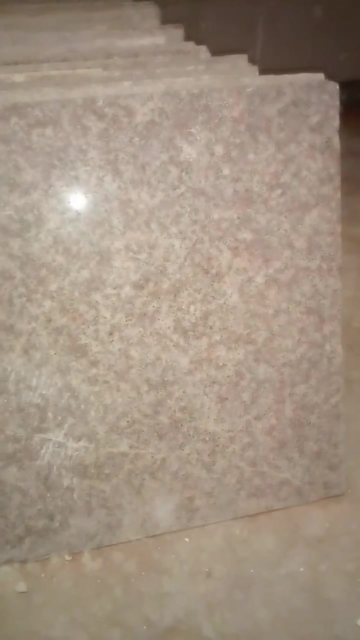 كرانيت مستعمل قليل
130 متر بسعر مناسب 
مكان العبيدي حي السفير 
***********
