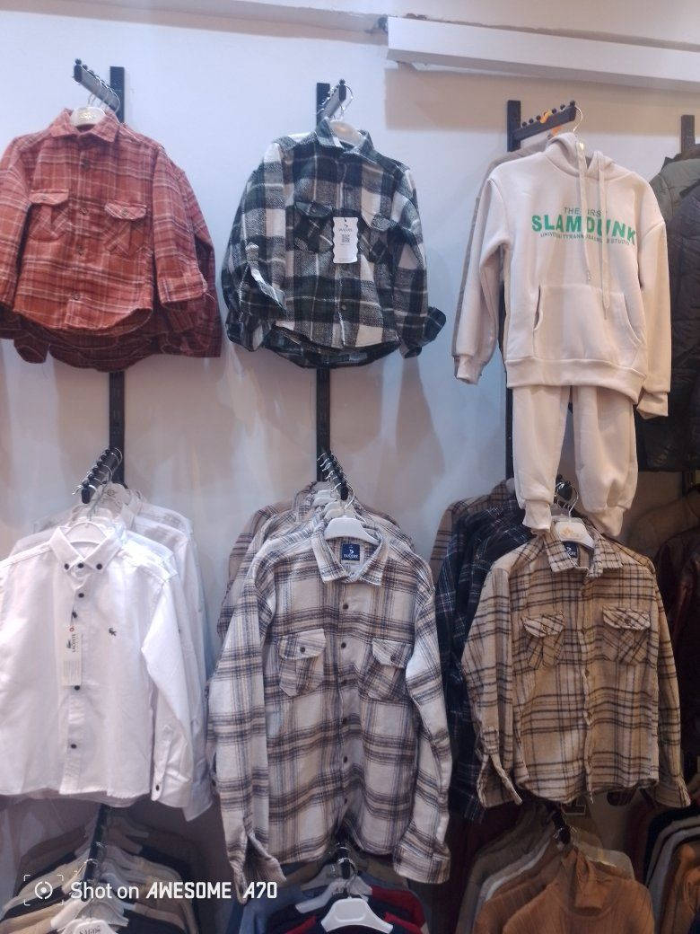 السلام عليكم 
ستاندات ملابس للبيع 18 قاعده و 54 تي بسعر جدا مناسب 
العنوان بغداد الجديدة
 ‏‪0771 634 5133‬‏
