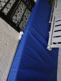 سرير • جديدة • استعمال قليل