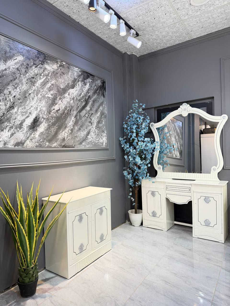 ✨ غرف نوم تسكام خشب ✨
🔨 صُنعت بأيدٍ عراقية – ديزاين تركي فاخر

💰 السعر فقط: مليون و 100 قفل شامل الشد والتوصيل لباب بيتك 

⚜️ تفاصيل الغرفة ⚜️

خارج: MDF سماكة 4 ملم 🪭

داخل: صاج سماكة 3 ملم

صبغ مرمري درجة أولى ✨

📦 المكونات (7 قطع):
1️⃣ جرباية قياس 200 × 160
2️⃣ ميز جانبي (أيسر) قياس 50 سم
3️⃣ ميز جانبي (أيمن) قياس 50 سم
4️⃣ زاوية (ارتفاع 200 × عرض 80)
5️⃣ ميز بلازما
6️⃣ ميز مراية (ارتفاع 200 × عرض 120)
7️⃣ كنتور 6 أبواب (ارتفاع 2.15 × طول 3.15)

🚚 التوصيل مع الشد متوفر لكافة المحافظات

💯 تصميم راقي – خامات ممتازة – تنفيذ عراقي مضمون


**إذا كنت صاحب هذا الإعلان وتريد حذفه لأي سبب، رجاءا أرسل رسالة إلى الدعم الفني**