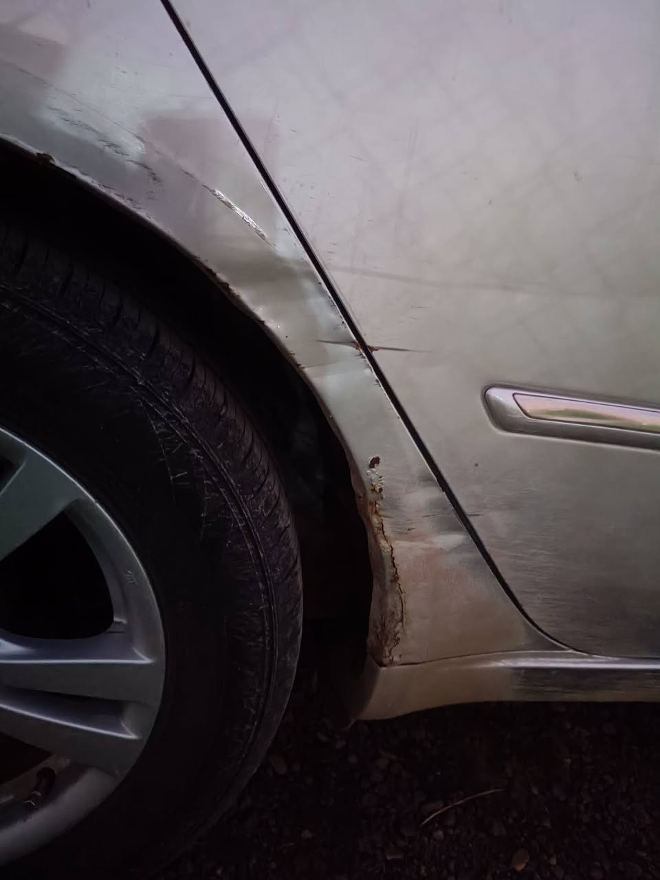 سلام عليكم من رخصت مدير الكروب المحترم للبيع سوناتا خليجي موديل 2009 فول مواصفات ع البصمه مكفوله كفاله عامه من ضربه من دبديل من صبق من بارد بيها شبر بل هلال مال الجاملق الخلفي ومضح بل منشور كير محرك تخم تاير حداديه تدفئه تبريد كفاله مابيها بقص ولا برقي العنوان بغداد ابوغريب علمن اني مكلف بل نشر هاذا رقم صاحب السياره *********** ابو جاسم الجبوري
