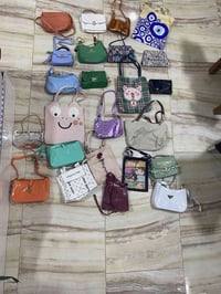 متاح جنط نسائيه عدد24 جنطه للبيع سعر الجنطه 2 ونص ينباعن شلع تواصل 077...