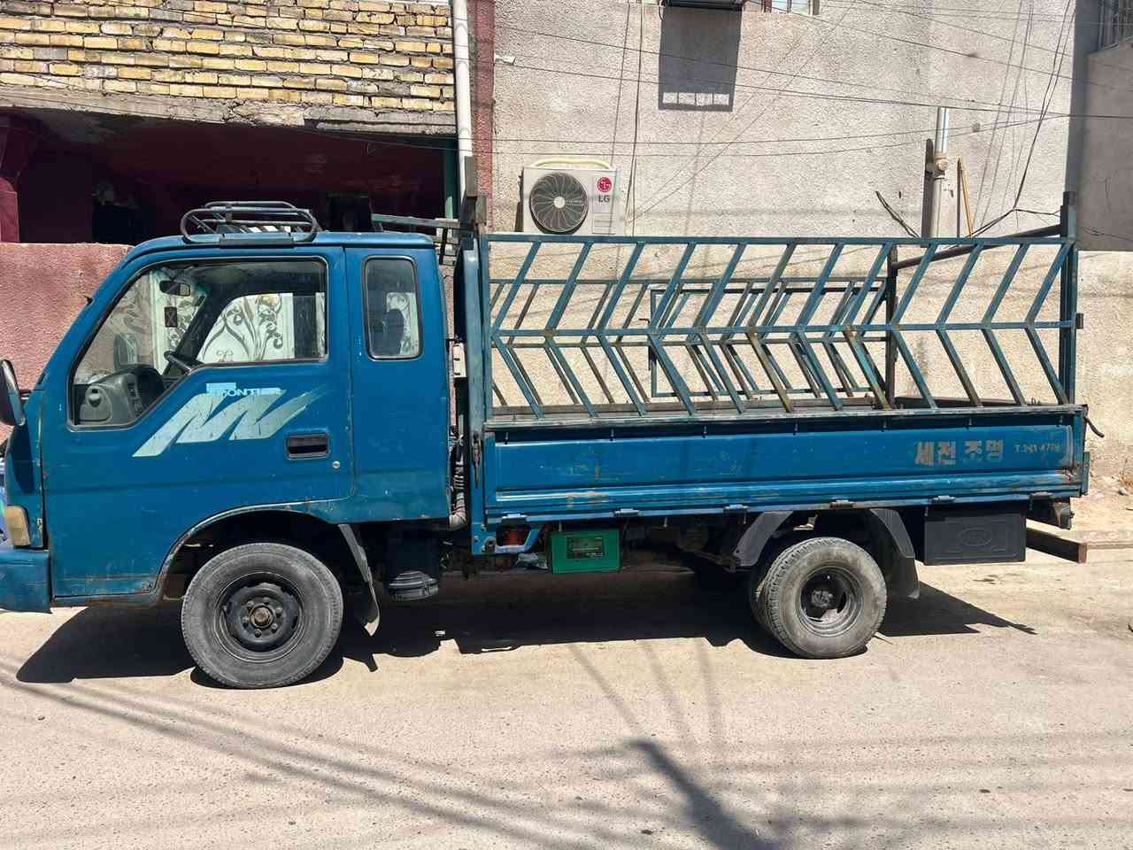 كيه حمل فونتيرا موديل 2000
كير  ومحرك نضيف بلادي وخير من لله بيه خيط تبخير السياره ماشيه طبيعي 
البدي سبعه جنكال 
الشاصي مكفول لا كص ولا حادث 
الارقم الانكليزي الجديد سنويه باسمي
تحويل مباشر كفاله عامه من مخالفات وغرامات 
مكاني بغداد للستفسار اكثر الاتصال ع الارقام الاتيه.
***********
