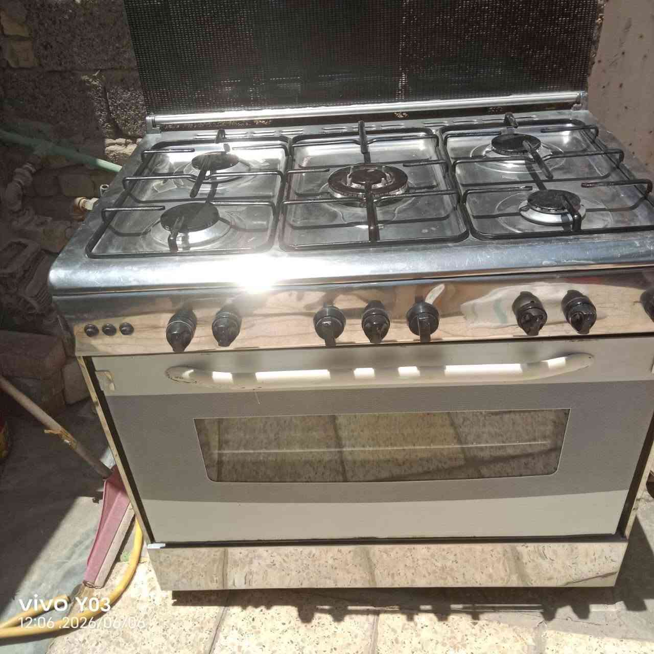 طباخ نضيف كلش البيع عنواني ديوانيه حي عسكري قرب فلكت علماء ***********بي واساب
