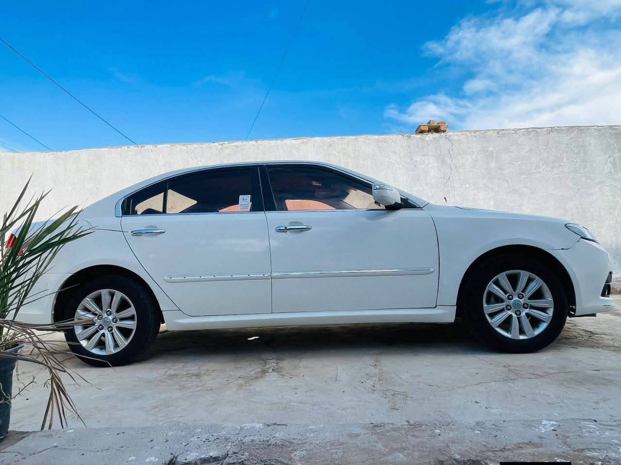 سلام عليكم
كيا اوبيتما 2010 ادوات متومه 
محرك وكير مكفول 
تبريد وتدفئه..  كهربائيات كلها شغاله
تايرات جدد..  حداديه جديد  
السعر 47وبيها مجال مكاني ناصريه ***********
