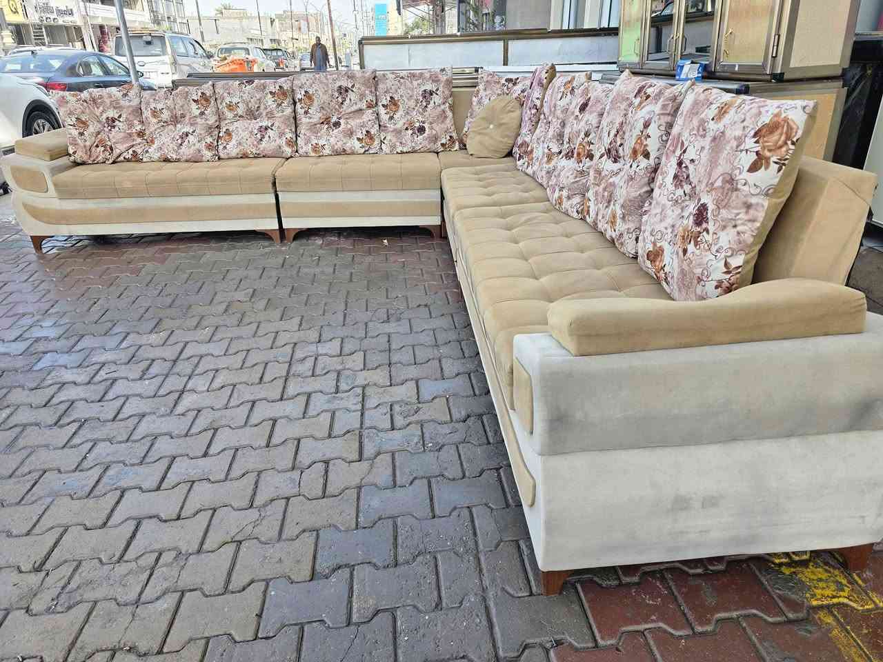 ديوان مستخدم مع الكوشات ٧ متر ١١ نفر بدون ضرر بسعر مناسب
العنوان تكريت شارع الزهور مقابل كليه تربيه البنات مجاور الناصر مول 
***********اتصال 
***********اتصال 
***********واتساب
