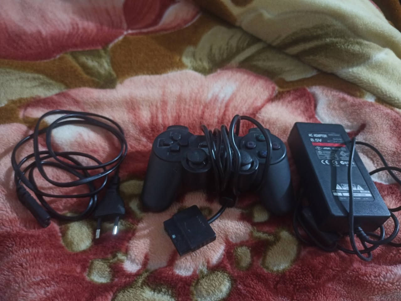 اسلام عليكم شباب
بلي 2 سلم لبيع ابو محوله جهاز يجي وياه 2 ميرموري تخزين 

وفلاش 32 كيكه بيه تقريب 7 العاب وياه يده ويه غراضه كامله 

جهاز نضيفه وشغال واي مشكله مابيه 

السعر مالته 35 قفل 

العنوان النجف الاشرف حي الوفاء 

الرقم *********** 

يوجد توصيل خارج النجف
