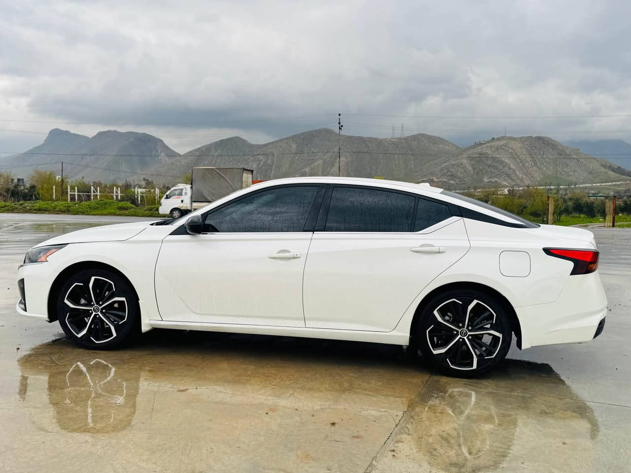 ALTIMA  2024 SR 

ئەڵتیما ٢٠٢٤ فول مواصفات 
سەیارەکە نمونەیە لە جوانی و پاکی
لۆک ماوەتەوە وەک شەریکەیە
مواصفاتی SR  بیلادی

بەسمە و هەردوو دەرگا بەسمە
شەغال و کارپلەی و ئۆتۆستۆپ پێشەوە و دواوە
لایت لید و عەدەسە و زینۆن بیلادی
کوشن جڵد و کارەبا 
کامڵ ڕادار ( پێش و پشت و تەنیشتەکان)
دوو بەسمەی بیلادی خۆی لەگەڵە

سەیارەکە دوو پارچەی بۆیاغە 
بۆنیت و چەمەلەغ
ئێرباگ بیلادی بۆ دانراوەتەوە

بەردی گزۆز و ڕادارەکان و ڕادێتەر و بەوابە هەمووی بیلادی
هەموو شەریکەیە

سەیارەکە تازە هاتووە، کاتی نەشکاوە
٩٠ ڕۆژی لەگەڵە بۆ ڕەقەم

0750-343-1377
0770-174-3005
————————————
شوێن: ڕانیە
نرخ: ١٤٨ گەڵا 
************************
————————————- رانية, السليمانية


**إذا كنت صاحب هذا الإعلان وتريد حذفه لأي سبب، رجاءا أرسل رسالة إلى الدعم الفني**