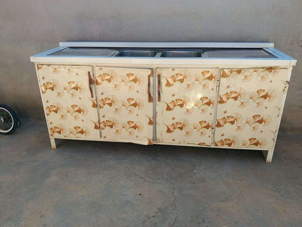 السلام عليكم شباب انا منزليات للبيع هذا رقمه ***********
