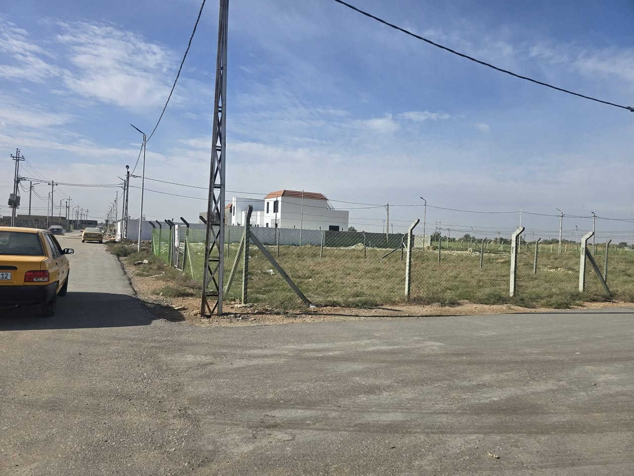 عرصه للبيع المساحه 200متر ركن شارعين مسيجه مجمع توحيد الثاني مقابل مدرسه التصافي موقع مميز للاستفسار [ *********** ] [***********]
