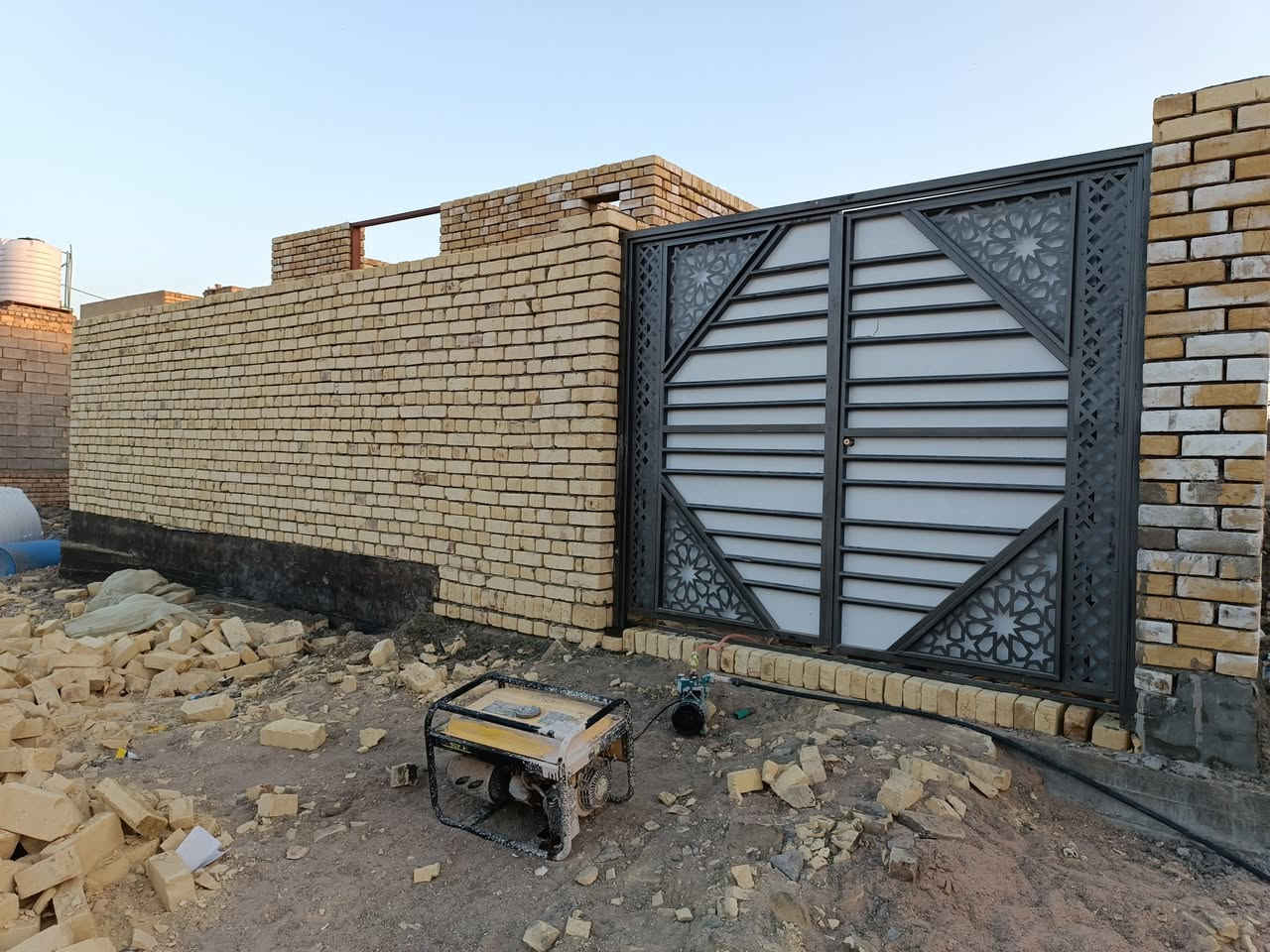 هيكل للبيع 200 متر زراعي في العگر خلف محطة القطار مقابل بيت عميد موسى بفرع الجامع
***********
