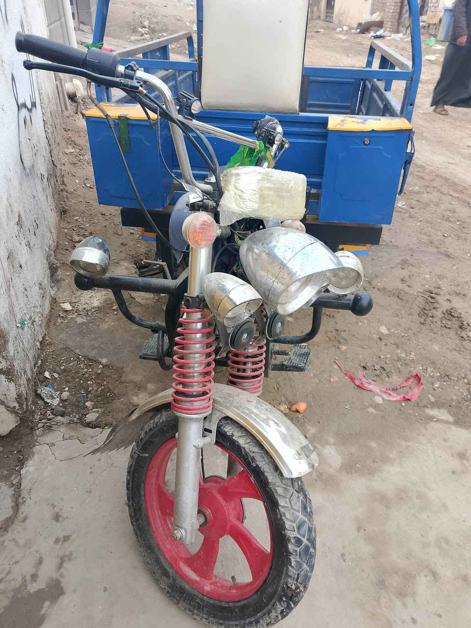 السلام عليكم ورحمة ستوته للبيع 
موديل 14اوراق اصولي كشر نضيف مكينه تخبل نكره وحده كلش نضيفه مكاني حله شارع 80قرب الطاقه للستفسار خاص او الاتصال على الرقم***********
