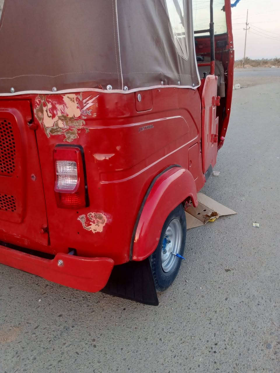 سلام عليكم تكتك البيع محتاج وريد ابيعه 21 نضيفه مجفته فقط وراق وكيله وسام  نضيفه كلش تكتك حلوه وراق سعره 6300 /***********
