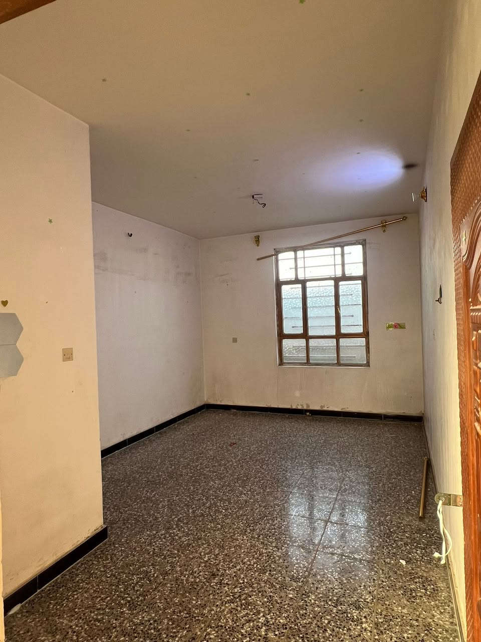نصف قطعة للإيجار
نصف قطعة للإيجار 

تحتوي على 

4 غرف نوم 
استقبال ضيوف 
حمام 
تواليت 
مطبخ حار 
مطبخ بارد 

العنوان: مدينة الصدر قطاع 63 
شارع 60  الشارع الرابط بين تقاطع نادي الجولان و تقاطع زامل ابو الداطلي مقابل حسينية موسى ابن جعفر 

للاستفسار : ‭***********‬
