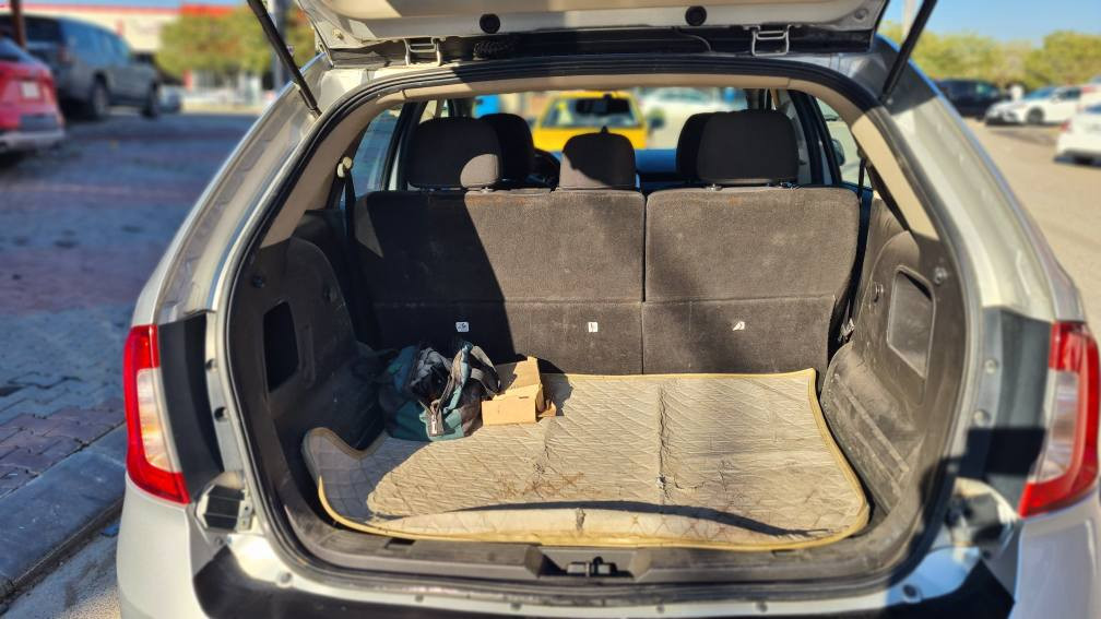 فورد ايدج 2013 فئة se للبيع 
السعر 100،   رقم بغداد مكاني كركوك باسمي 
محرك 3.5 تنفس طبيعي 6 سلندر 
السيارة ماشية 155 ميل او 250 كيلو 
كير محرك كهربائيات قانونيات بالشرط، 
السونار موجود 
*********** كركوك, العراق
