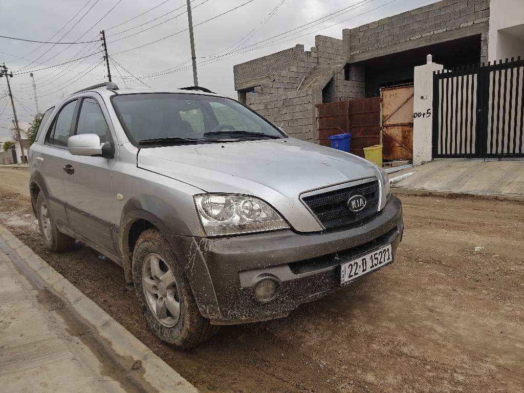 سورنتو موديل 2009 
كير و محرك بطة 3000 
4 جامات كهربائي 
سقف سلايد 
تبريد 
حساسات خلفي 
رقم جديد 
سنوية منتهية  
بطاقة بنزين 
صبغ حزام
شرط تحويل و وكالة 
*********** كركوك, العراق
