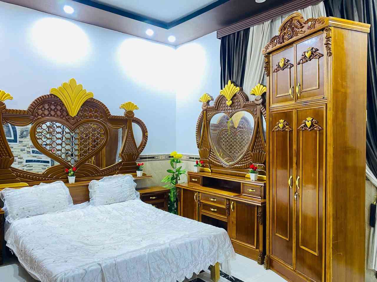 سلام عليكم توجد غرفه نوم مستعمله للبيع صاج عراقي درجة أولى ***********
