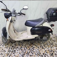 الدراجه نضيفه رايده 400 متواجد من ال 5 لل12 07811933516 مسويله ادامه ا...