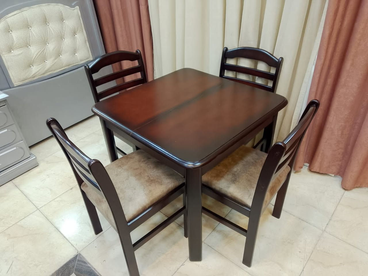 #_طاولة_سفره_مودن_تفصيل4كراسي_كوالتي_عالي
بحاله الوكاله استخدام مده قصيره
وخشبها زان بالكامل ودهان جوزي
وتنجيد جديد وبتصغر وتكبر
والله يبارك لصاحب النصيب


**إذا كنت صاحب هذا الإعلان وتريد حذفه لأي سبب، رجاءا أرسل رسالة إلى الدعم الفني**