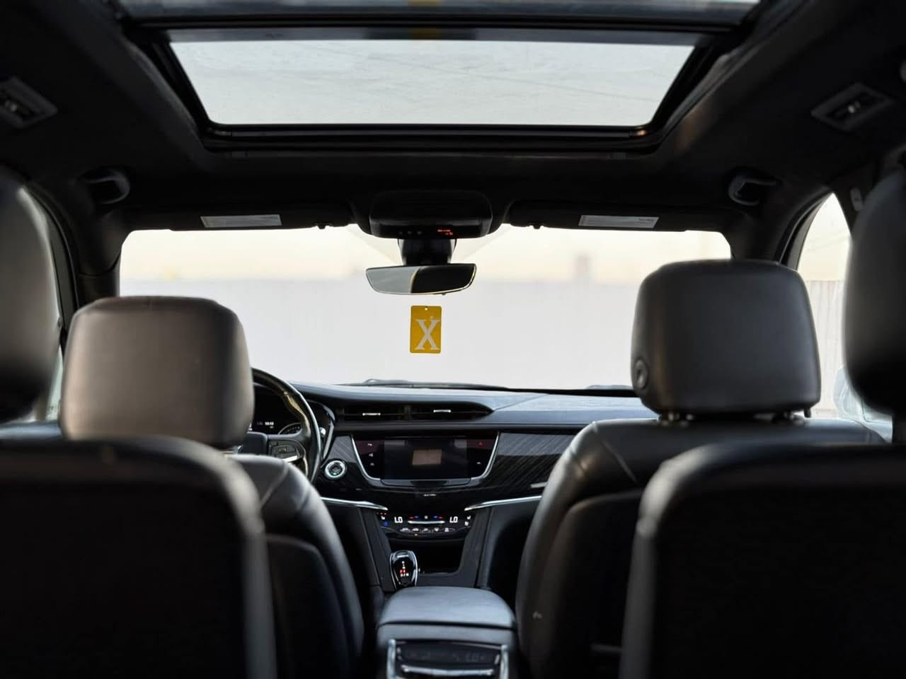 كاديلاك XT6 2022 Premium luxury 
للبيع او مراوس 

( اعلى فئه ) 6 سلندر فول مواصفات 
وارد امريكي حادث تبديل باب وجاملغ وصبغ جزء من البنيد
فول رادارات تفاعلي  امامي وخلفي وجانبي 
شاشه لمس اوتو كار بلي ( وايرلس )  
شاشه لمس + ماوس
ستيرن كهرباء + تدفئه
خروج عن المسار
ربط المركبه بنظام wfi تحكم عن بعد
حساسات امامي وخلفي 
سستم صوت (  بوس ) 
شاحن وايرلس
3 قطع تبريد مناخ منفصل 
مقعد السائق خزن ميموري
تدفئه وتبريد بالمقاعد الاماميه 
تدفئه بالمقاعد الخلفيه
المقاعد الخلفيه منفصل vip
ومقاعد الصف الثالث كهرباء فتح واغلاق 
لايت 3 عدسات ترحيب
ترحيب شعار كاديلاك عند اللاقتراب
يدات ابواب نيكل + اناره 
صندوق كهرباء ( فتح واغلاق بالحركه )

العنوان بغداد السيدية
للاستفسار اتصال فقط
 ***********
