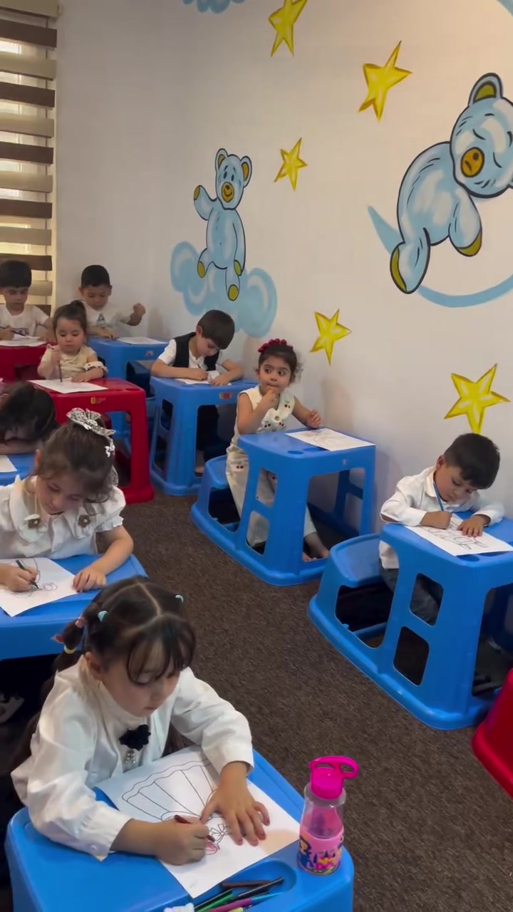 🌸 أطفالنا  أكاديمية اقرأ 🌸
🖍️ جانب من النشاط حيث أبدع أطفالنا في التلوين والتدريب على مسك القلم، مما يسهم في:
✨ تنمية المهارات الحركية الدقيقة.
✨ تعزيز التركيز والانتباه.
✨ تنمية الإبداع والثقة بالنفس.
✨ الاستعداد للمرحلة الدراسية بثقة وتميز.

تنمّي مهارات أطفالنا وتُطلق إبداعاتهم.

نفخر بأبطالنا الصغار وخطواتهم الجميلة نحو مستقبل مشرق. 💙

أكاديمية اقرأ… حيث يبدأ التميز من أول خطوة. 🌟

📍 الموصل – حي المحاربين – سايدين النخيل 🌴
📞 *********** | ***********

