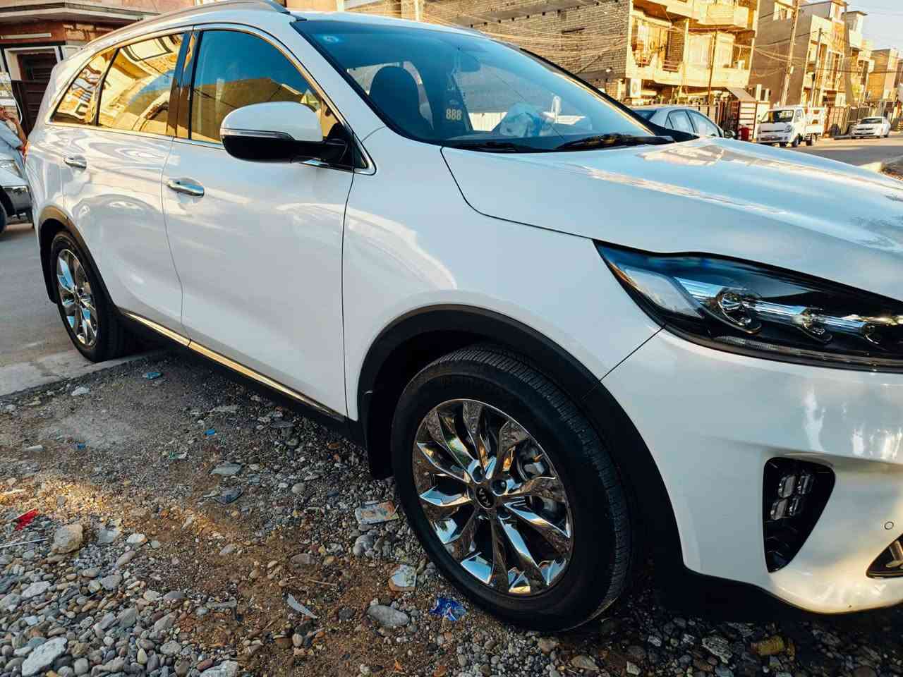 سورنتو ٢٠٢٠
ماشيه ٢٣
كفاله عامه 
رقم بغداد
مكانها بغداد الغزاليه 
***********
