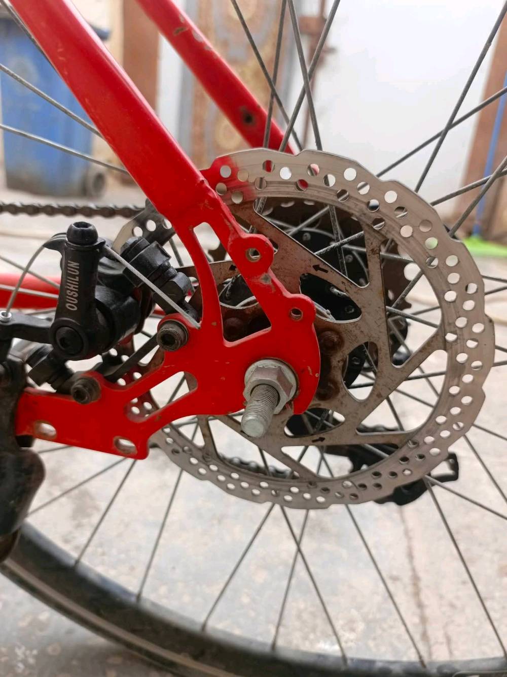 رود حجم 27 / C700
الماركة: كرولان (Crolan) مختم 

بريكات دسك 

بدالات 7/3

السعر 180 و بي مجال

واتساب: ***********
