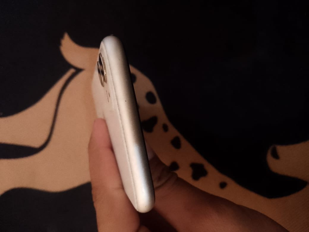 ايفون 11 عادي للبيع سعر 230 مستبدل شاشه اصليه من جهاز ثاني 3 خيارات وبطاريه 81 ذاكره 128 كلشي شغال فقط فيس ايدي متوقف مكاني بغداد غزاليه واتساب فقط ***********
