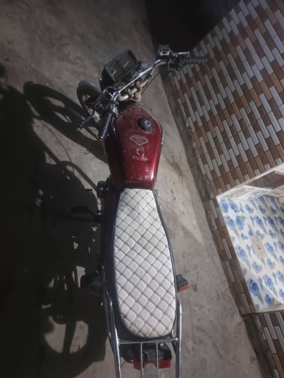 سلام عليكم شباب إيراني تايكر اربعه كير ماطور مال روحه وجيه يرادله بس ضفيره وقبق مال ماكنيت ماطور شغاب نكره هندر محرك خير من الله نشاط فول للبيع أو مراوس شعدك نزل حتلو بجهاز ***********
