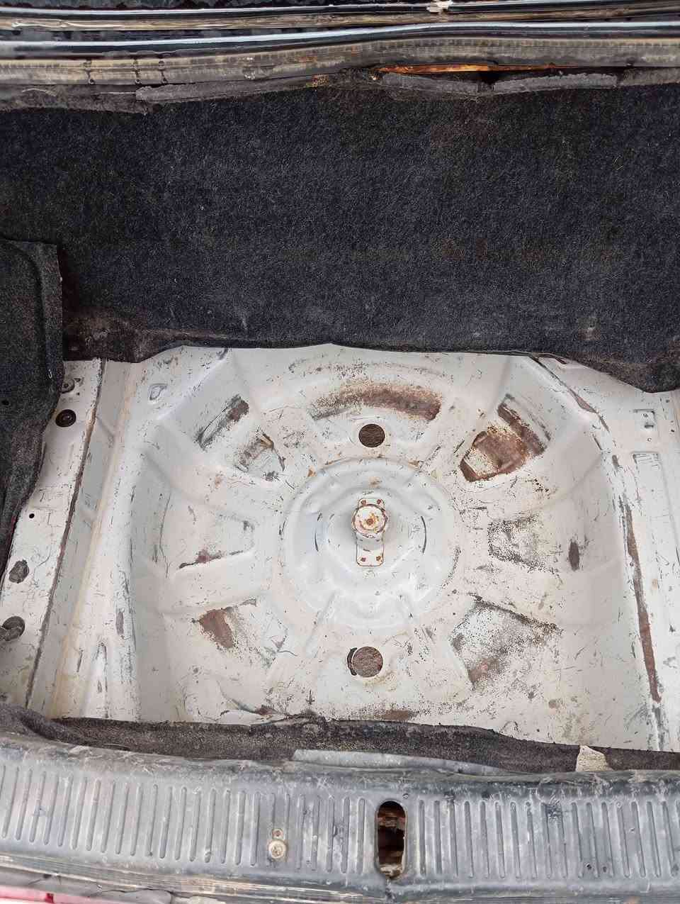 كريستال للبيع مكفولة من النقل والكصة والعيب الشرعي رقم نجف مكينه 2500 لاتنقيص ولا تبخير تخم تاير السعر 45وبيها مجال الاتصال ***********
