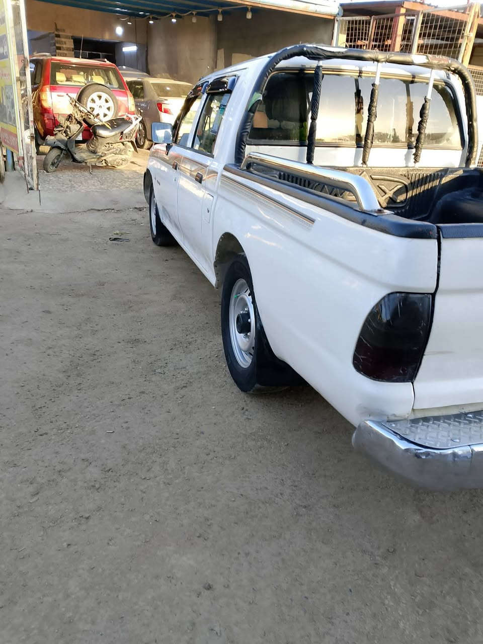 السلام عليكم بيكم مستوبيشي 2004رقم بغداد إنكليزي تبريد شغال مصبوغه حزام جماليه السعر ٦٨وبي مجال قليل العنوان المدائن***********
