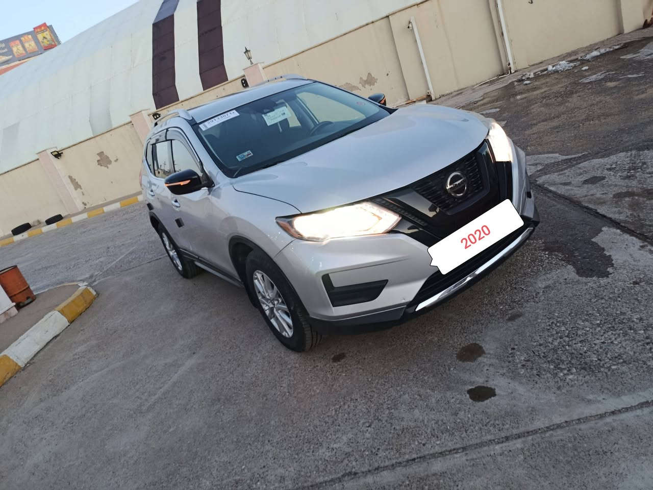 نيسان روج موديل 2020 sv دبل اكسل سنويه 27 هزاه جديد طخم طايه جديد بصمه شغال صندوق شفت جملخ صبغ بابين تبديل شريكه بدون تعديل بارد  حجر رادار ايرباك بشرط سعر 163 تلفون ***********
