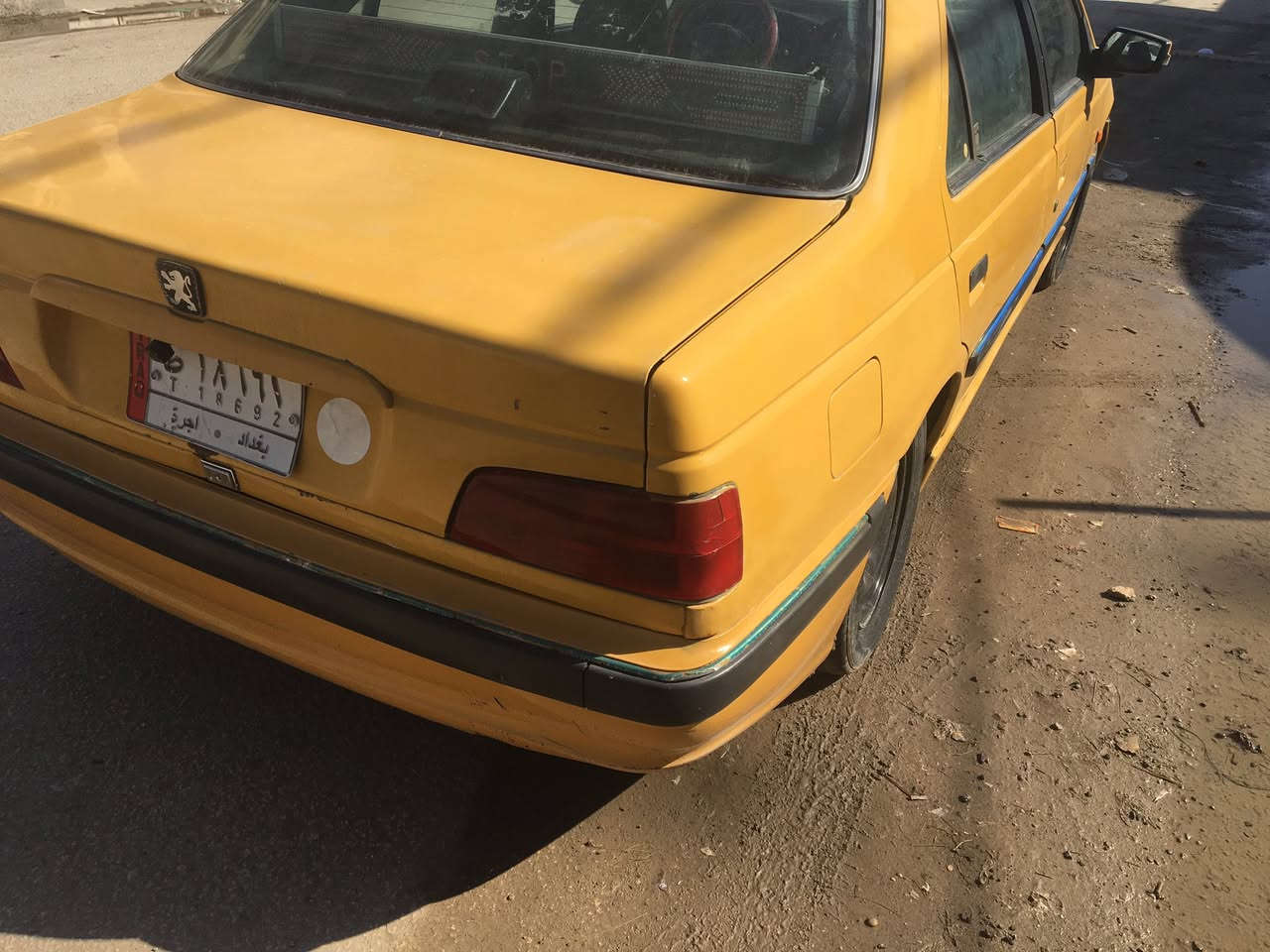 السلام عليكم بيجو بارص 2010رقم بغداد سنوية لل ٢٧ مكينة وكير وحديداية وتايرات غرفته جديدة مدوشمة عام شاشه وكامرة ومنضومة لايت زنون بيهه خياسات ومعمرة ومصبوغات ع كدهن السعر ٢٨ وبيها مجال قليل مكاني بابل ***********
