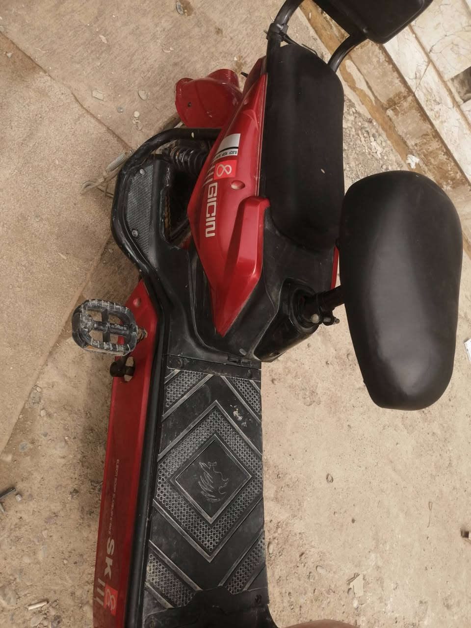 دراجه شحن للبيع اخو جديد كلو شغال بطاريات نظيفه حيل كهربائية شغاله السعر ١٨٠ الف


**إذا كنت صاحب هذا الإعلان وتريد حذفه لأي سبب، رجاءا أرسل رسالة إلى الدعم الفني**