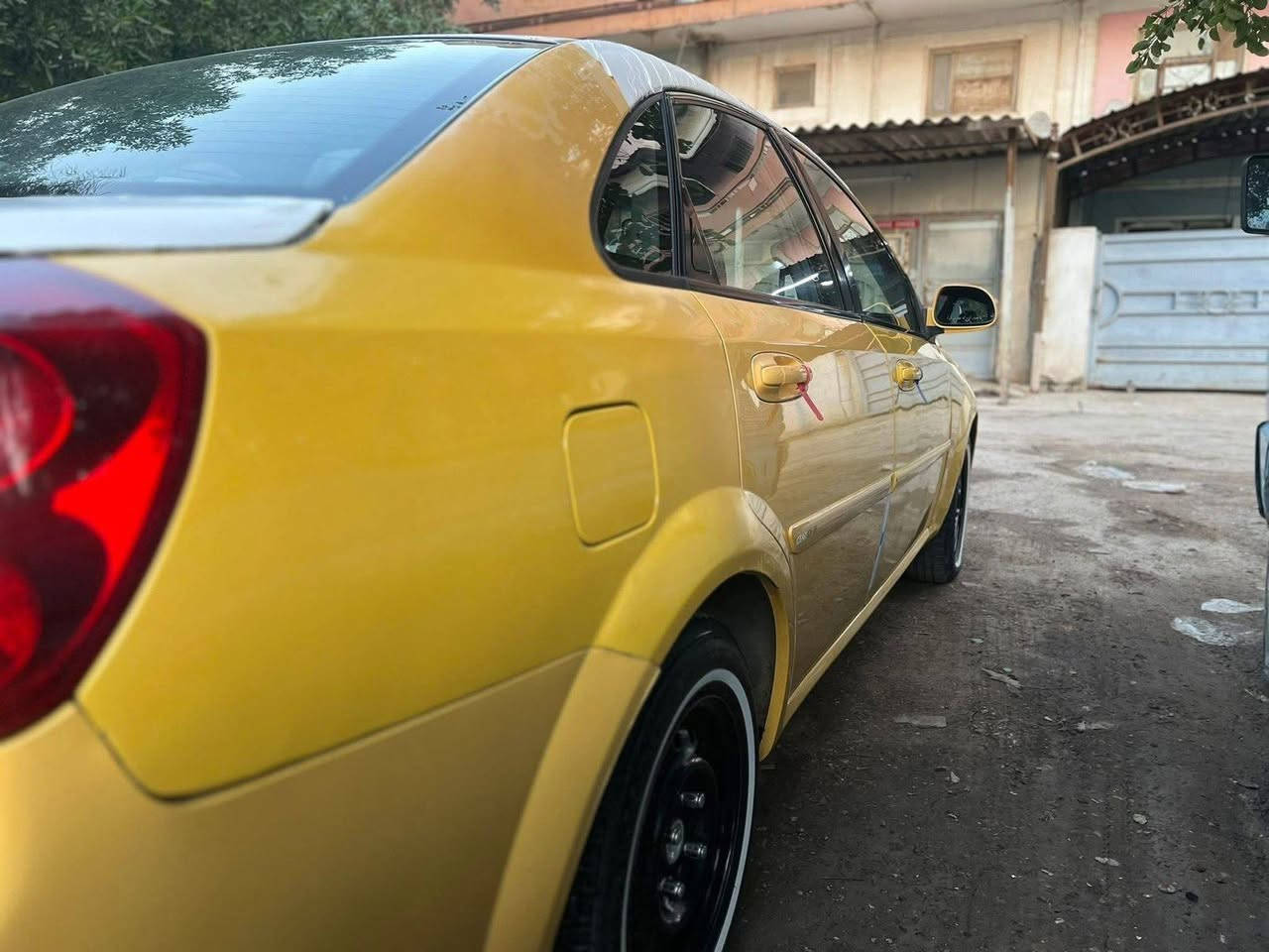 سلام عليكم  وبتره 2011 سياره جاهزه تبريد صدر امامي خلفي كهرباياته كله شغاله جهزه كبل  لشارع رقم نكليزي بسمي سعر 64 وبيه مجال قليل بيه طخطخات ابيعلك حزام *********** هزه جديده
