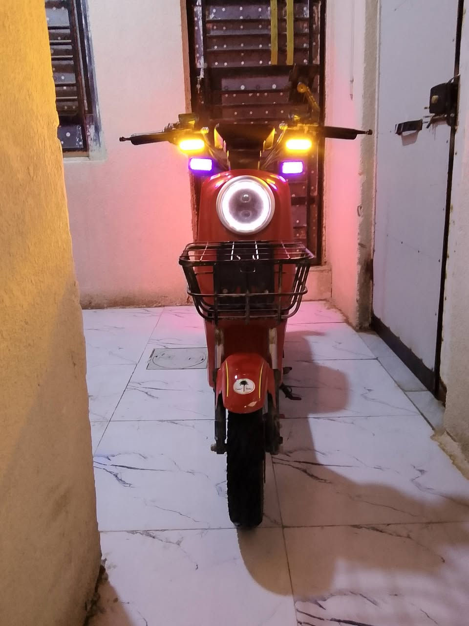 سلام عليكم دراجه لبيع R9سعر350وبيه مجال تواصل خاص


**إذا كنت صاحب هذا الإعلان وتريد حذفه لأي سبب، رجاءا أرسل رسالة إلى الدعم الفني**