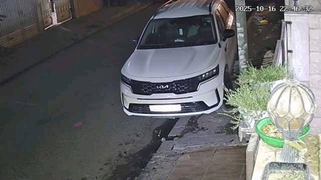 للبيع كامرات مستخدمه نضيفه
سعر الوحدة 25 
فلاش وسماعة عدسة ثابته وثانيه متحركة تنربط على الموبايل بيها تطبيق خاص
عنواني التأميم ***********
