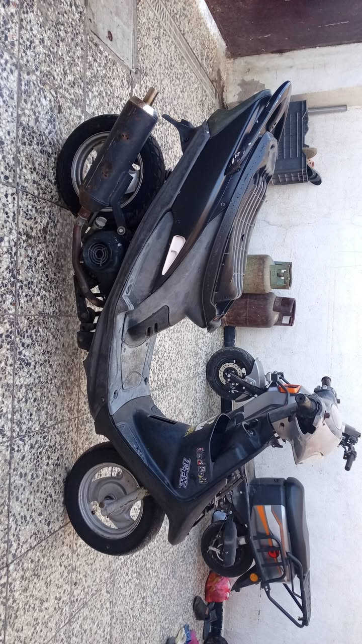 سلام عليكم للبيع ماكس يرادلهه ترتيب بيه صوت بل مكينه وخربطه بل كابريتر دراجه شغاله مكاني بغداد حي العامل سعر خاص رقم***********
