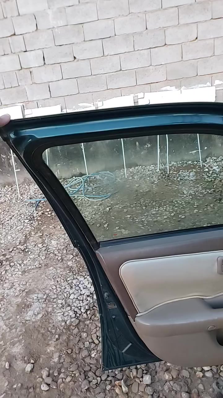 للبيع كامري موديل ١٩٩٧ وارد امريكي كير عادي ابلادي  من الشركة  رقم بغداد ***********
