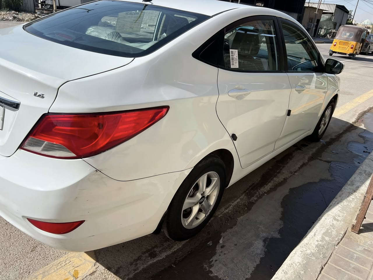 السلام عليكم اكسنت 2016 ماشية 100 الف بسمي رقم جديد بيهة صبغ بدون دواخل جاهزة مابيهة اي نقص كير مكينة بلاد فول مواصفات مكينة 1600 دوش خليجي مكانهة بغداد سعرهة 100$ 
*********** اذا احو مراوس سبورتج او توسان اراوس
