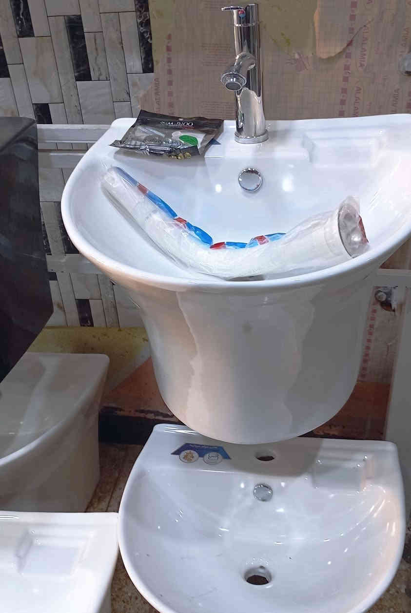 #عرض_بلاش_30_الف_مغسلةتعليك_قياس50_سانتيم_كامله_مع_الخلاط_وصوندة_التصريف+الچوي تثبيت
فقط 30 الف سماوه حي الصدر ***********
