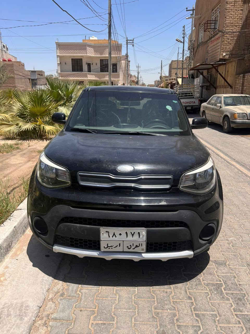 سلام عليكم 
كيا صول موديل 2020
حادث قطعه وحده جاملغ خلفي مرجع ع بارد 
سنويه ماصاقطه تريد مداور وكاله حاضرين 
سياره جديده كير مكينه مكفولات ع وضع شركه
ممفتوح  العنوان كربلاء
سعر 120 بيها مجال غير متواجد ع فيس 
رقم  ***********
