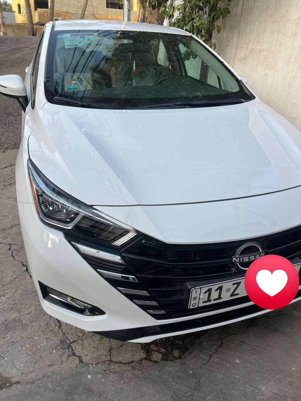 السلام عليكم سني نيسان مكسيكي موديل 24 محرك 1600 ماشيه 7000 بعدهه زيرو مال بيت كشنات جلد للاتصال ***********
