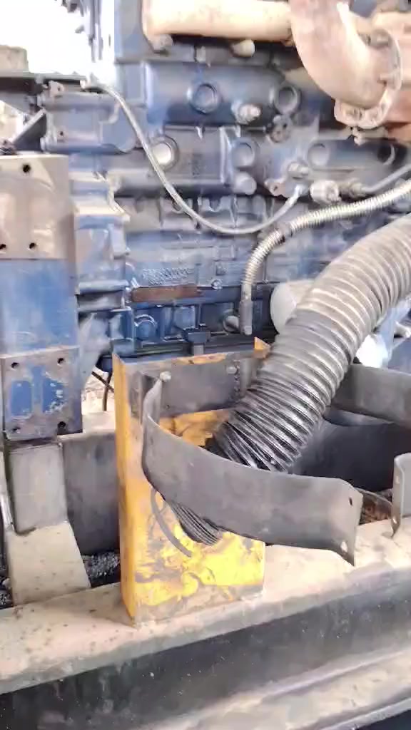 عندي هاي المكينه 
للبيع شتاير 12بي 
بيه خانه خابطه 
مي ودهن للبيع 
بس مكينه بدون 
تفرعات بس مكينه 
مكاني ديالى
***********
