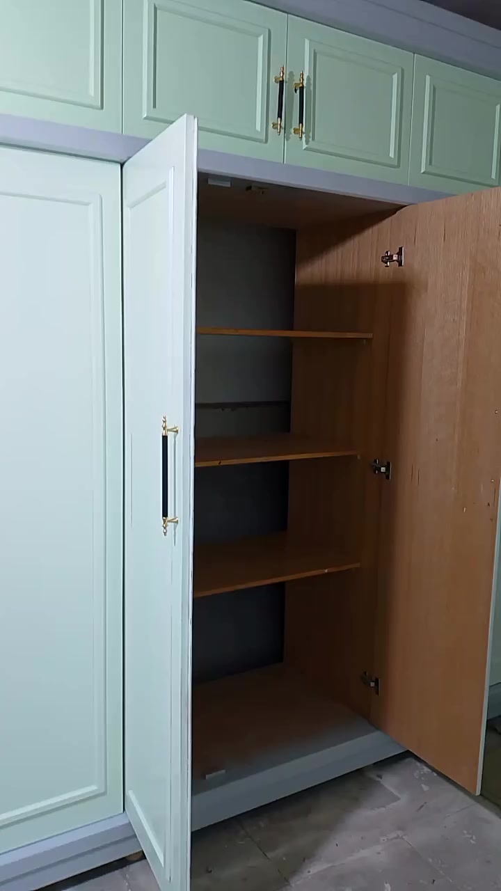 معرض سليم
كنتور كويتي إيطالي مستخدم 6 باب قاطين عرض 3 متر

ارتفاع مترين ونص الكنتور شرط النظافه والمتانه وشرط 

كويتي إيطالي تكمه مو تركي ولا ماليزي السعر 550 ألف 

عنوان داخل المنشور  ***********
