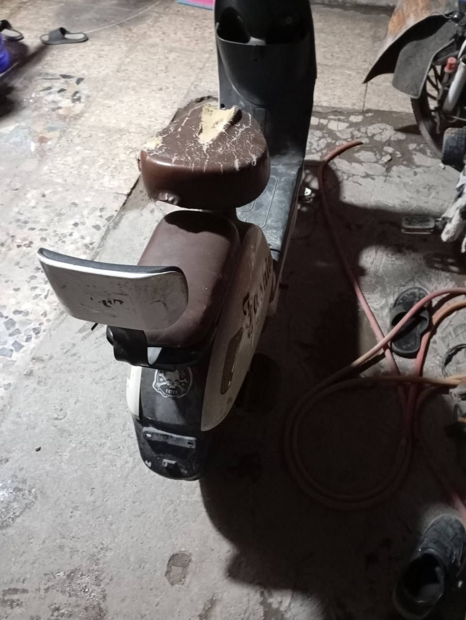 دراجه شحن موديل ٢٤ حجم ١٤ شغال نكول نص عمر نقص جاملغ وقمجي بريك دبل بصمه وسويج الريموند يشتغل تشغيل إطفاء بيه هم قفل ويل سويح السعر ١٢٥ درجه هل موجود ابيع كوم حديد شراي اتصل لو تجي تشوفه رحمه على ولديك لاترسلني مع احترامي الجميع اكو ناس تحب بس تسولف وتكسر بحلال غير واني كاتبلك التفاصيل بغداد حي الجهاد رقم الهاتف ***********
