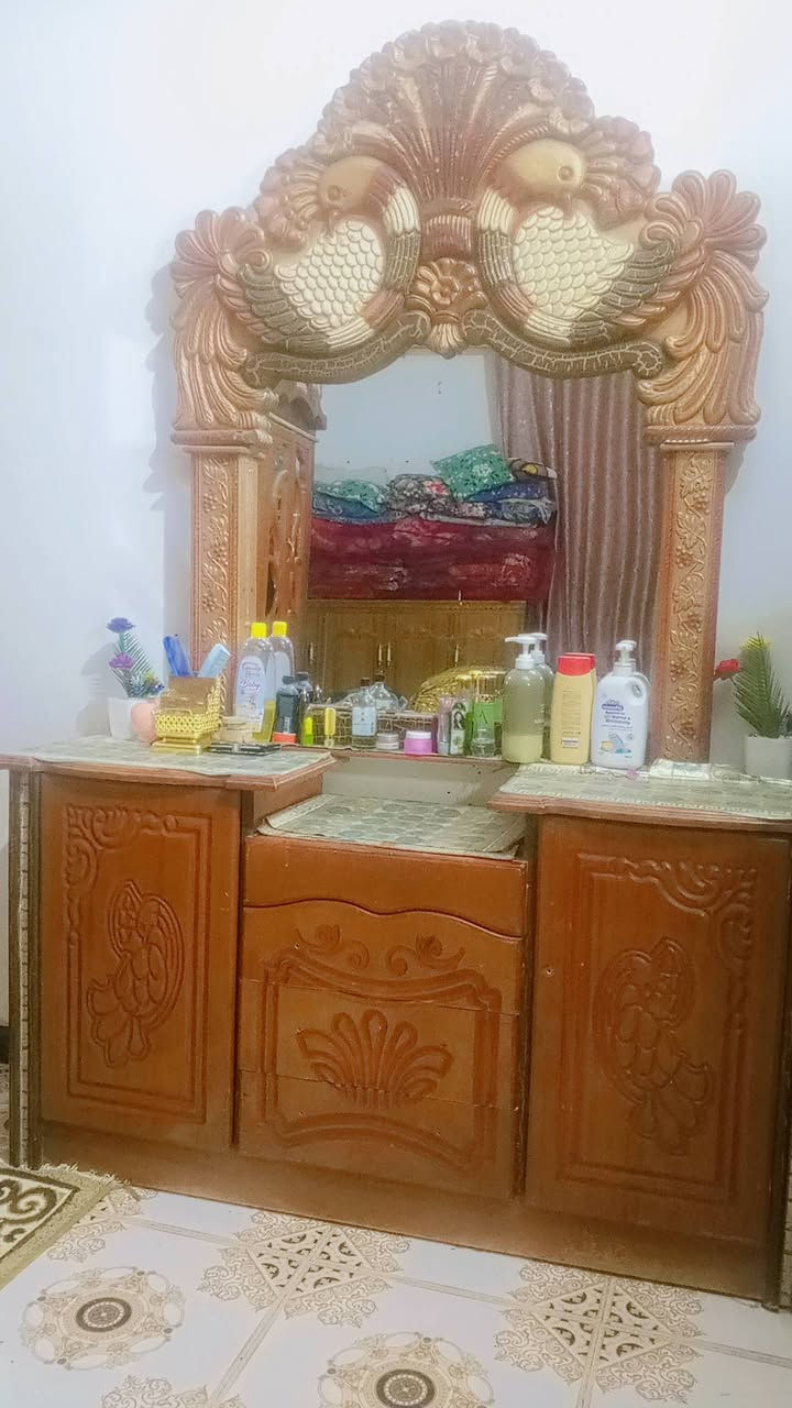 غرفه اخشاب للبيع للتواصل عله هذا الرقم ***********
